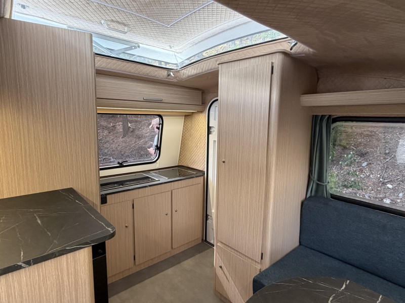 Niewiadow N126ET Caravan - Hämeenlinna, Finland