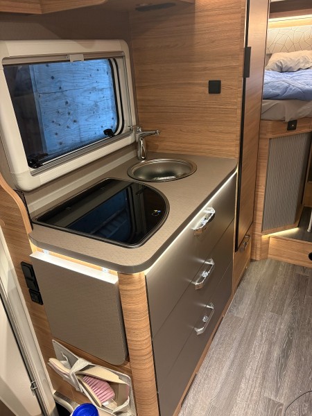 Weinsberg Carasuite 650 meg Camping-car - Jordbro, Suède