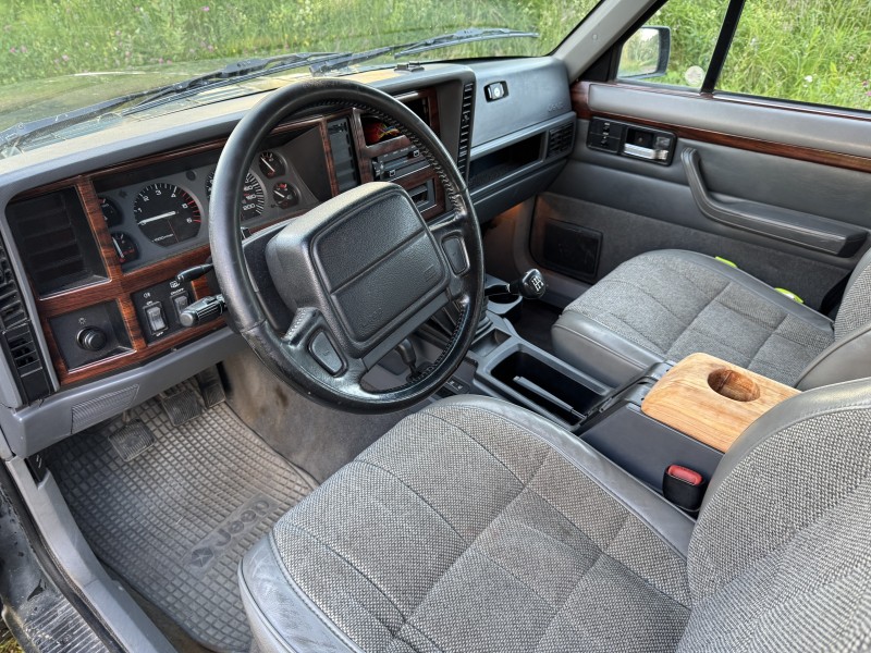 Jeep Cherokee Campervan - Melbu, Norge