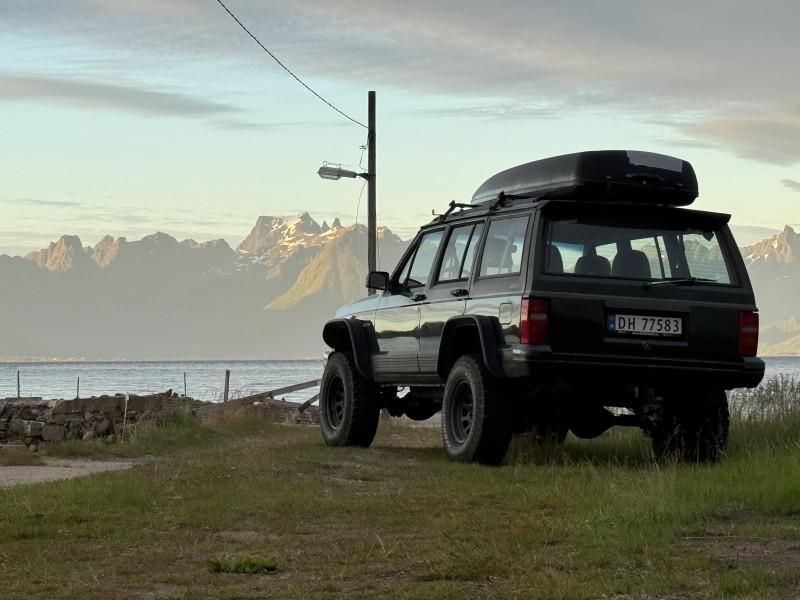 Jeep Cherokee Campervan - Melbu, Norge