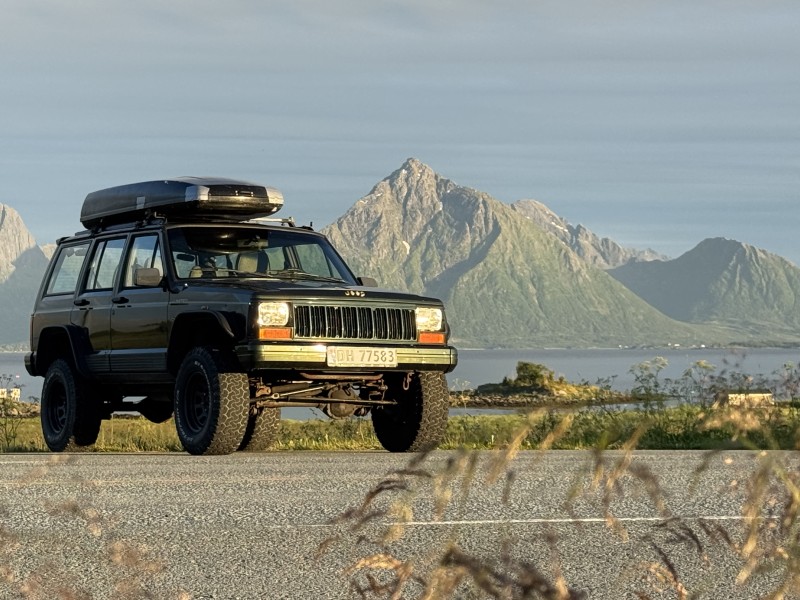 Jeep Cherokee Campervan - Melbu, Norge