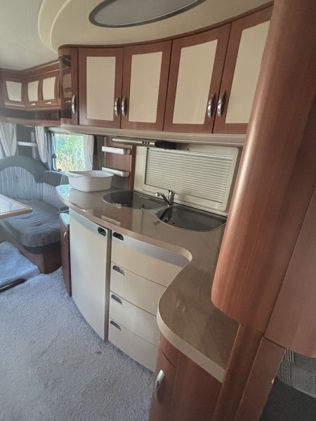Hobby Hobby 720 UKFE Wohnwagen - Dalsjöfors, Schweden