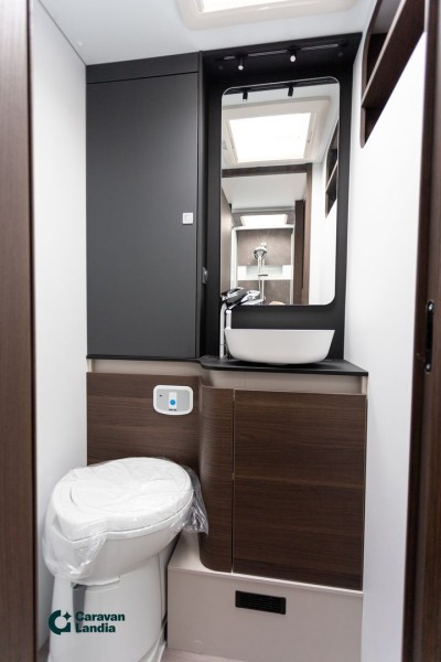 Adria Matrix Supreme 670 SL Alde, Automaatti Motorhome - Varsinais-Suomi, Finland