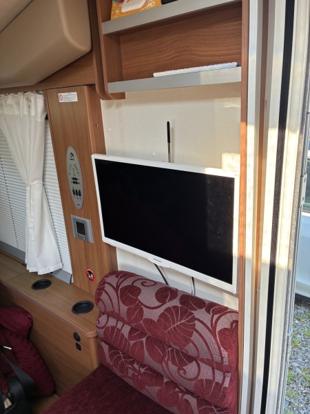 Knaus 700 Sportliner Camping-car - Hålta, Suède