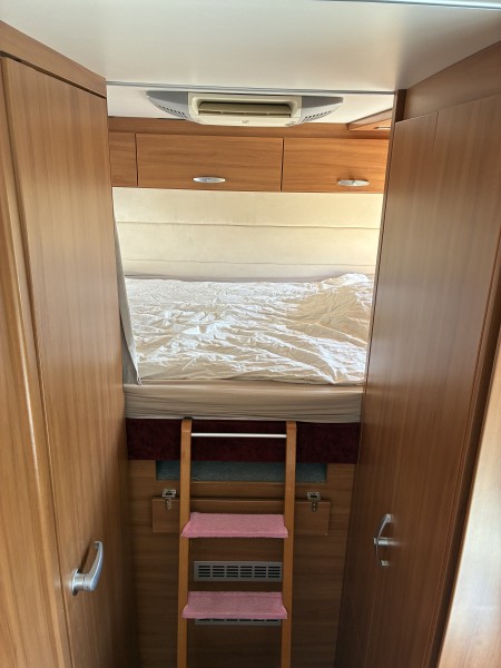 Knaus 700 Sportliner Camping-car - Hålta, Suède