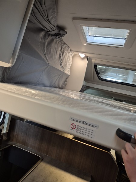 Carado T338S Matkailuauto - Örebro, Ruotsi