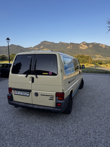 VW T4 transporter Retkeilyauto - Echarlens, Sveitsi