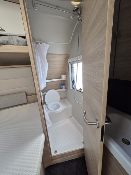 Knaus südwind 540 FDK Caravan - Kuopio, Finland