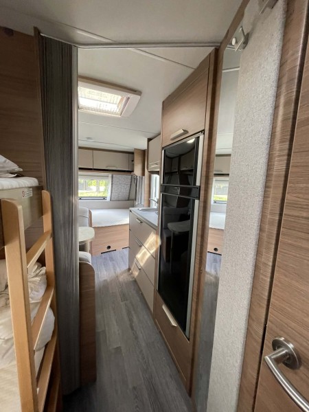 Knaus SPORT 500KD Wohnwagen - Västerås, Schweden
