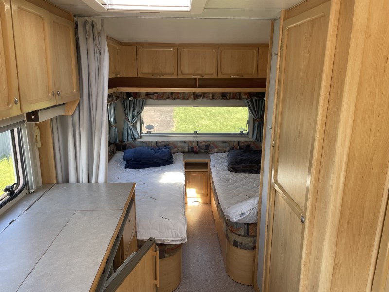 Knaus Sunshine Wohnwagen - Deje, Schweden