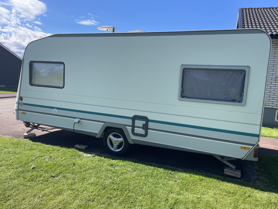 Knaus Sunshine Wohnwagen - Deje, Schweden