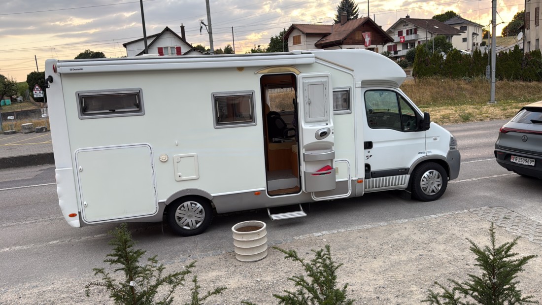 Husbil - Courtepin, Schweiz