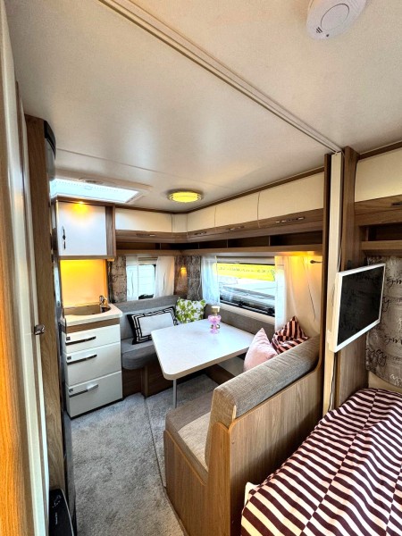 Hobby 400 De Luxe SFe Campingvogn - Nurmijärvi, Finland