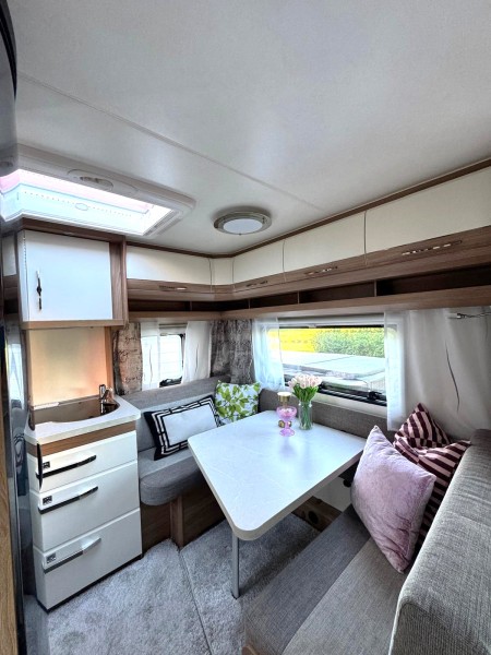 Hobby 400 De Luxe SFe Campingvogn - Nurmijärvi, Finland