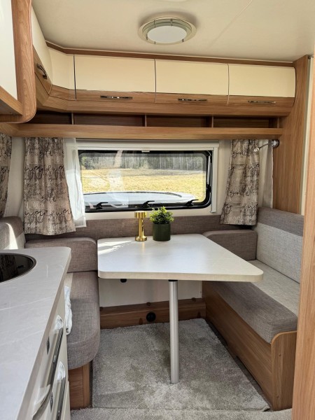 Hobby 400 De Luxe SFe Wohnwagen - Nurmijärvi, Finnland