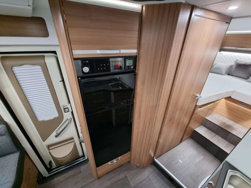 Adria Matrix 670 SL Matkailuauto (Sa) 3OV 2179CM3 Wohnmobil - Vantaa, Finnland