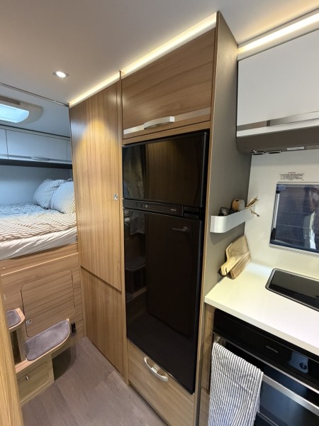 Adria Adria Coral xl 670sp + Wohnmobil - Ljungby, Schweden