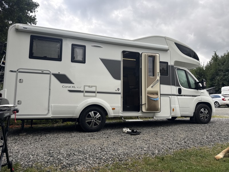 Adria Adria Coral xl 670sp + Wohnmobil - Ljungby, Schweden
