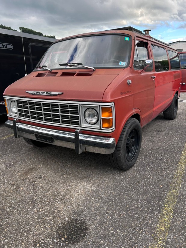 Dodge B300 Campervan - Salvenach, Schweiz