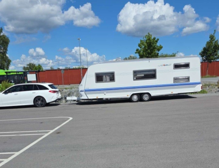 Hobby 650 KMFE PRESTIGE Wohnwagen - Västerås, Schweden