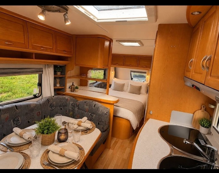 Hobby 650 KMFE PRESTIGE Wohnwagen - Västerås, Schweden