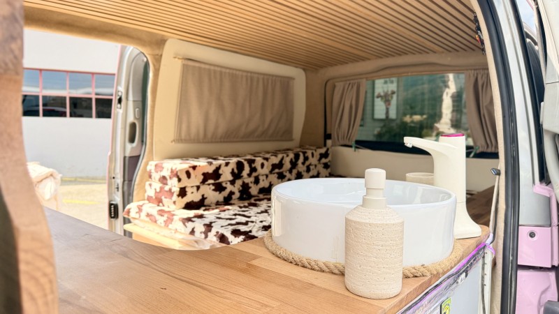 Mercedes Vito Long Campingbus - La Chaux-de-Fonds, Schweiz