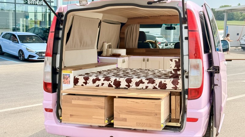 Mercedes Vito Long Campingbus - La Chaux-de-Fonds, Schweiz