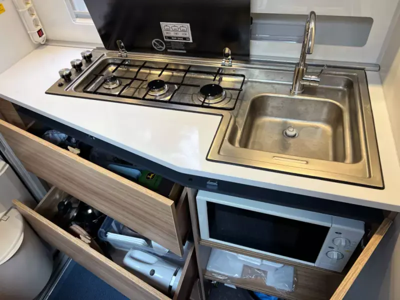 Adria Action  391lh Campingvogn - Bjørøyhamn, Norge