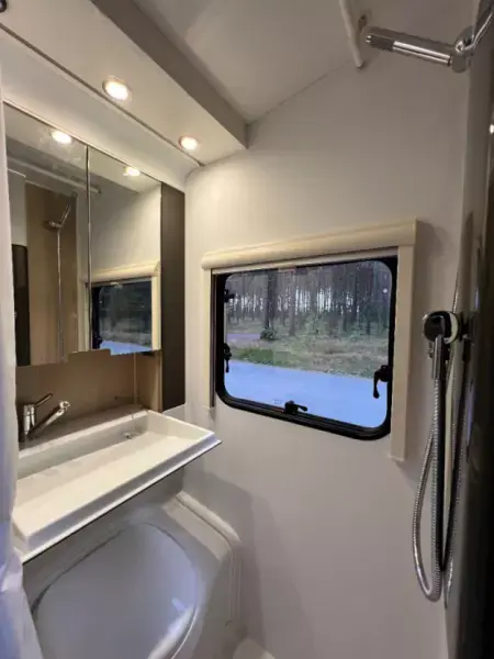 Adria Action  391lh Campingvogn - Bjørøyhamn, Norge