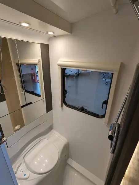 Adria Action  391lh Campingvogn - Bjørøyhamn, Norge