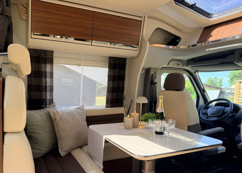 Adria Matrix supreme 687 slt Bobil - Skärblacka, Sverige