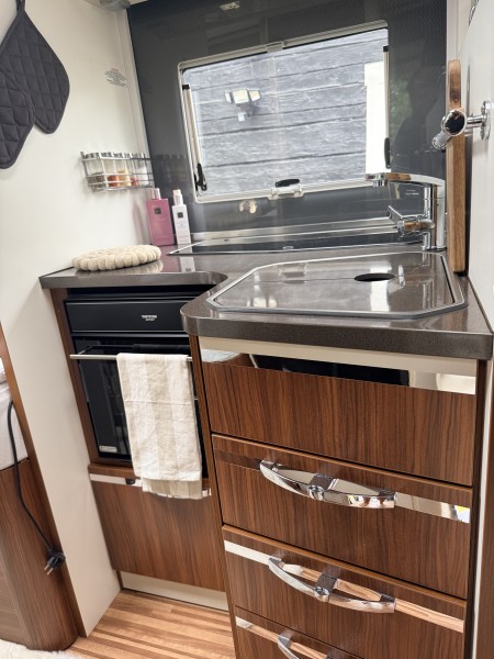 Adria Matrix supreme 687 slt Bobil - Skärblacka, Sverige