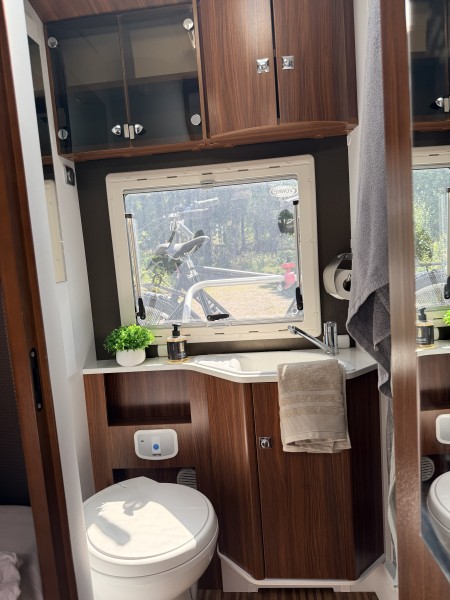 Adria Matrix supreme 687 slt Bobil - Skärblacka, Sverige