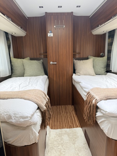 Adria Matrix supreme 687 slt Bobil - Skärblacka, Sverige