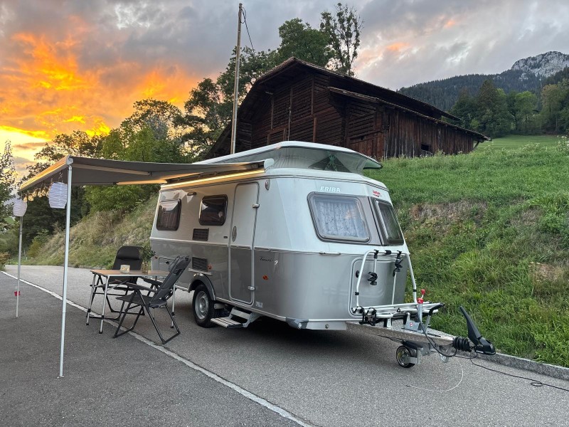 Eriba Touring 542 Caravane - Erlenbach im Simmental, Suisse