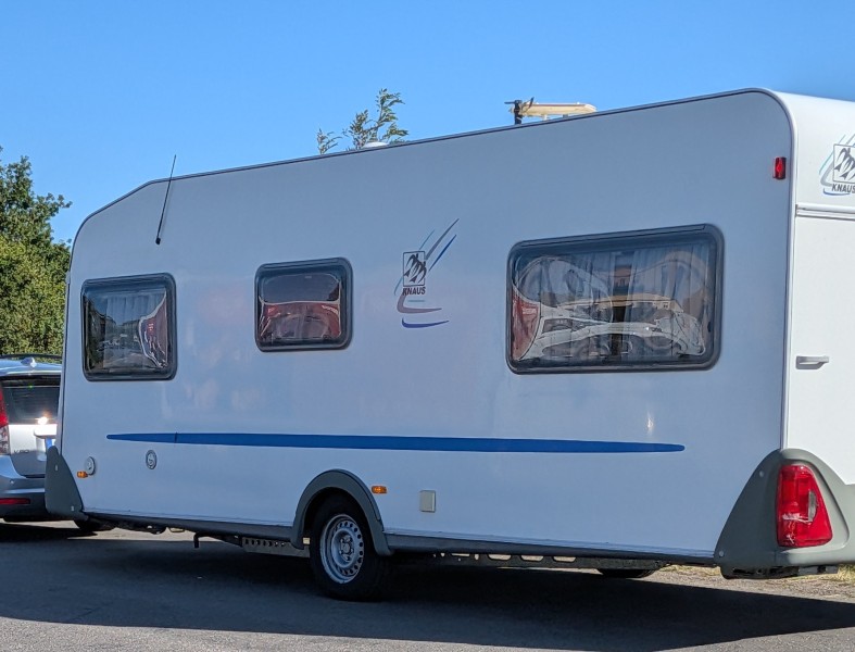 Knaus Azur Royal Matkailuvaunu - Falkenberg, Ruotsi