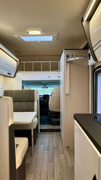 McLouis Glamys 320 Camping-car - Roche, Suisse