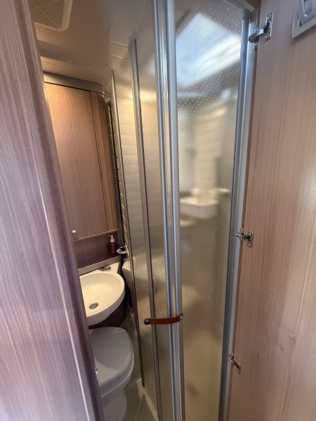 Bürstner ixeo 710 Wohnmobil - Selzach, Schweiz