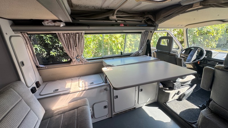 VW California T3 Retkeilyauto - Terre di Pedemonte, Sveitsi