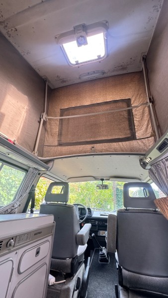 VW California T3 Retkeilyauto - Terre di Pedemonte, Sveitsi