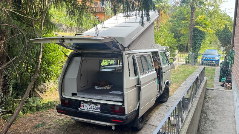 VW California T3 Retkeilyauto - Terre di Pedemonte, Sveitsi