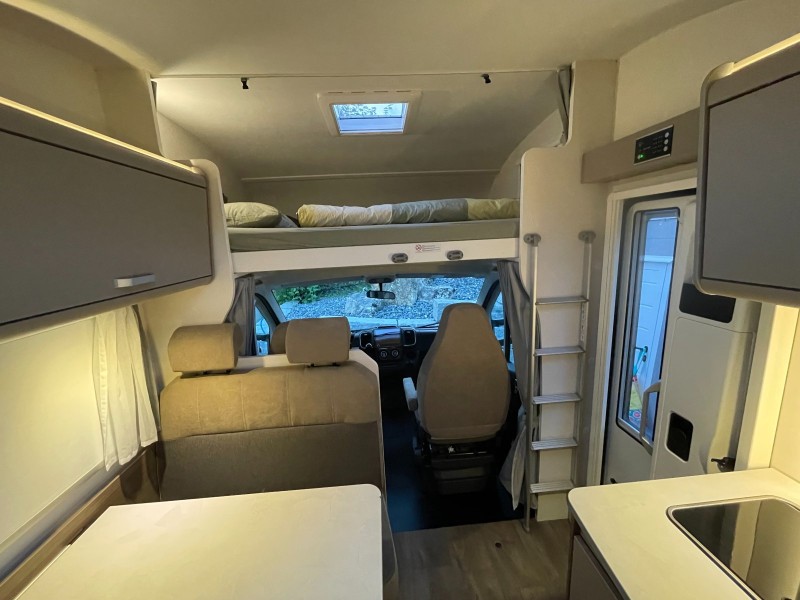 Carado A464 pro Camping-car - Péry-La Heutte, Suisse