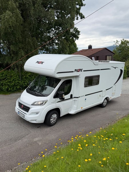   Camping-car - Kleppestø, Norvège
