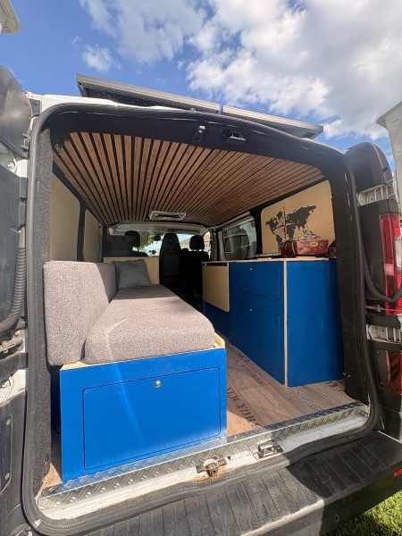 Renault Trafic Campervan - Sankt Ursen, Switzerland