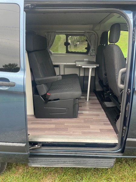 Ford Transit Custom 320 L1H1 NUGGET Westfalia Bybobil - Lausanne 26, Sveits