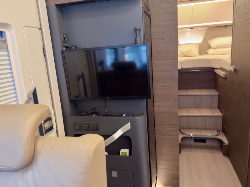 Adria Sonic Supreme 700 DL Wohnmobil - Villeneuve, Schweiz