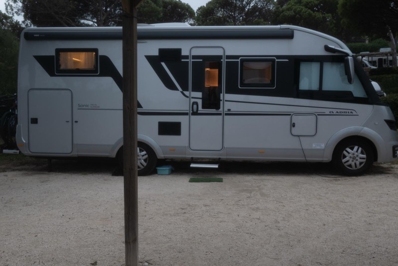 Adria Sonic Supreme 700 DL Camping-car - Villeneuve, Suisse