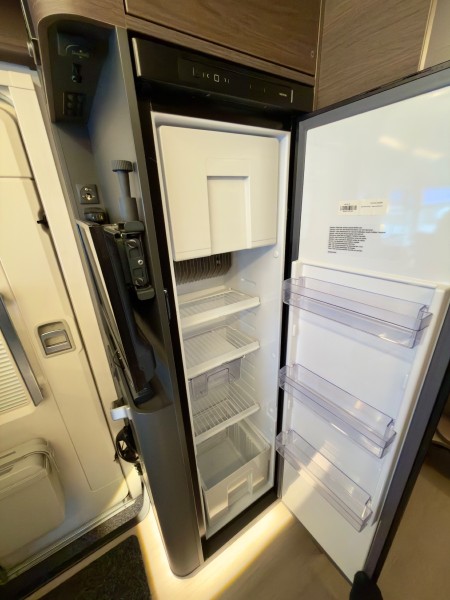 Adria Sonic Supreme 700 DL Wohnmobil - Villeneuve, Schweiz