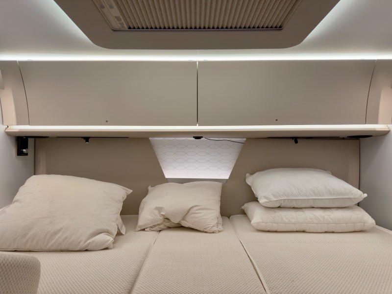Adria Sonic Supreme 700 DL Wohnmobil - Villeneuve, Schweiz