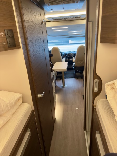 Adria Sonic Supreme 700 DL Wohnmobil - Villeneuve, Schweiz